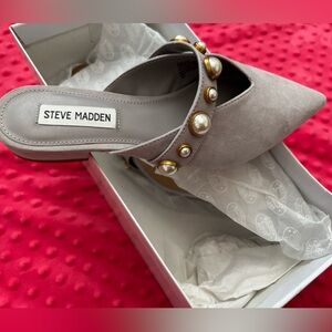 Steve Madden Gray Suede Mules with Elastic Panels